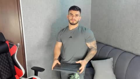 Snapshot of ricardogonzalez666 chatting on January 20, 11:54 pm ricardogonzalez666 online show from January 20, 11:54 pm