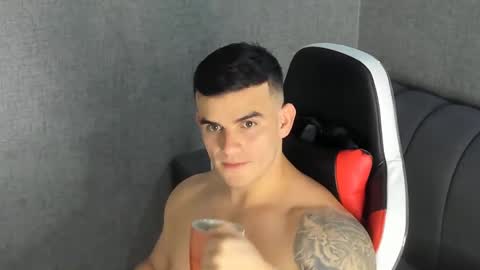 Snapshot of ricardogonzalez666 chatting on January 29, 3:44 am ricardogonzalez666 online show from January 29, 3:44 am