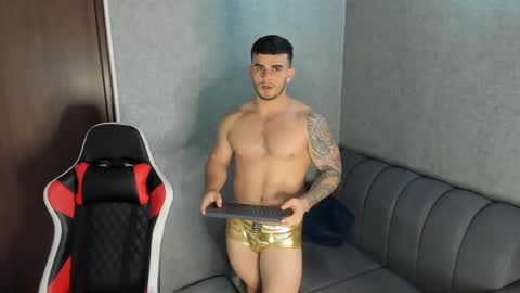 Snapshot of ricardogonzalez666 chatting on February 9, 9:06 pm ricardogonzalez666 online show from February 9, 9:06 pm