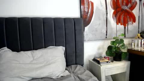 Snapshot of ricciolina___ chatting on December 4, 6:50 pm Tina online show from December 4, 6:50 pm