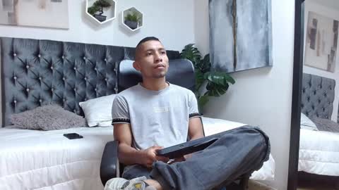 richar_voller online show from February 5, 11:12 am