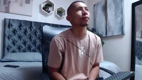 richar_voller online show from October 19, 1:01 pm