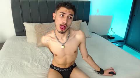 Snapshot of richard_carter_ chatting on January 14, 3:01 am Richard online show from January 14, 3:01 am