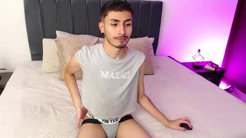 Snapshot of richard_carter_ chatting on January 25, 2:26 am Richard online show from January 25, 2:26 am