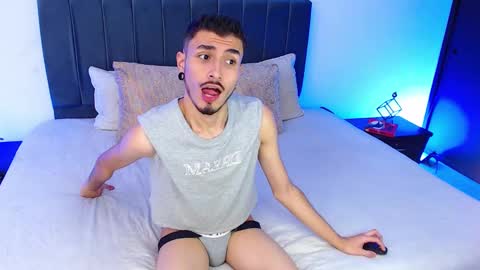 Snapshot of richard_carter_ chatting on February 27, 12:32 am Richard online show from February 27, 12:32 am