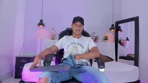 Ricky  online show from December 27, 9:11 pm