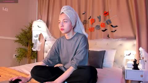 rihanna_walker online show from October 27, 1:20 am