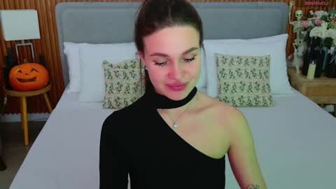 Rihanna online show from October 26, 5:08 pm