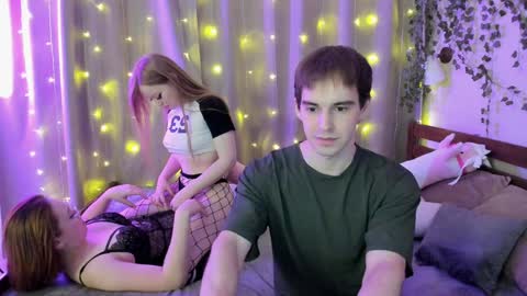 Snapshot of riki_tiki_tavi_time chatting on January 22, 7:56 pm Victor Maria online show from January 22, 7:56 pm