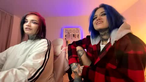   DianaBrite            fansl y online show from December 1, 5:57 pm