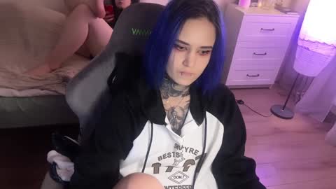   DianaBrite            fansl y online show from January 23, 4:37 pm