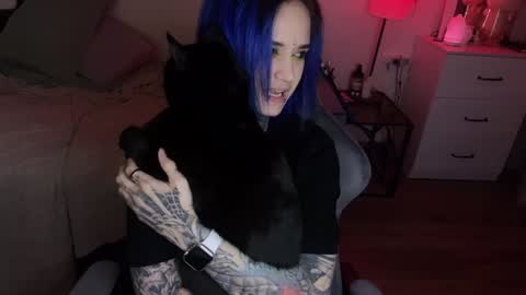   DianaBrite            fansl y online show from February 7, 3:52 pm