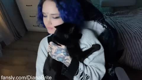   DianaBrite            fansl y online show from February 16, 6:10 pm