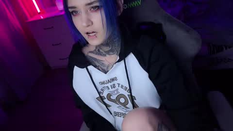   DianaBrite            fansl y online show from February 28, 4:42 pm