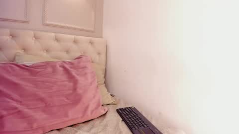 Riri Candy online show from February 19, 9:39 am