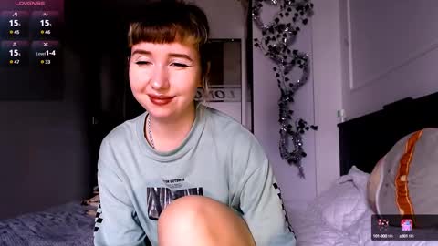 Snapshot of riri_rich chatting on January 17, 6:47 am Rita online show from January 17, 6:47 am