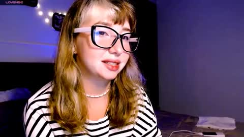 Snapshot of riri_rich chatting on September 14, 6:23 am Rita online show from September 14, 6:23 am