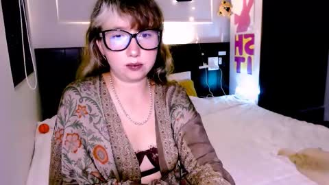 Snapshot of riri_rich chatting on October 26, 1:50 pm Rita online show from October 26, 1:50 pm