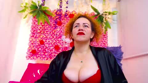 Snapshot of risitos_de_oro_ chatting on November 15, 6:37 pm Risitos De Oro online show from November 15, 6:37 pm