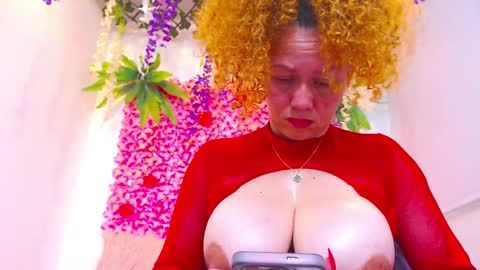 Snapshot of risitos_de_oro_ chatting on November 27, 7:05 pm Risitos De Oro online show from November 27, 7:05 pm