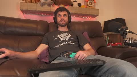 Ryan aka KeylimeRy online show from December 23, 11:06 pm