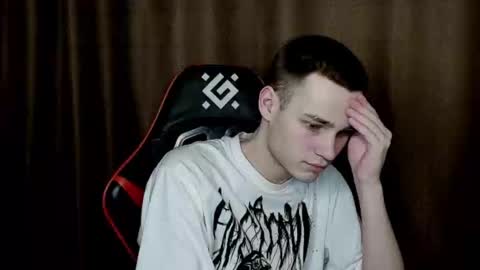 robert10211 online show from February 13, 7:21 pm