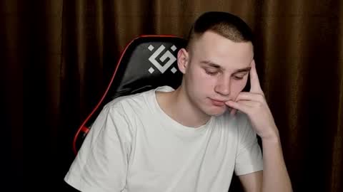 robert10211 online show from February 19, 5:27 pm