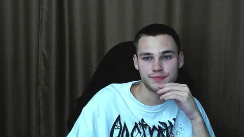 robert10211 online show from September 15, 7:14 pm