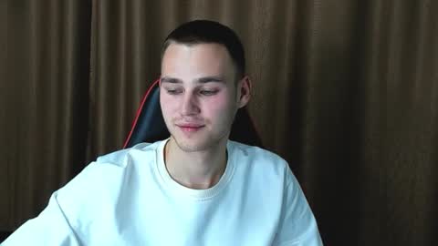 robert10211 online show from October 2, 8:05 pm