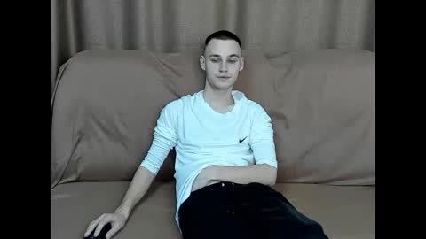 robert10211 online show from October 27, 5:39 pm