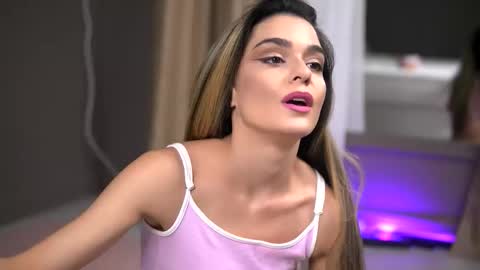 Snapshot of robertarosetti chatting on November 22, 11:42 am Roberta online show from November 22, 11:42 am