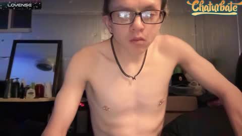 Snapshot of robertcicijr21 chatting on December 6, 6:04 am Robert Cici Jr. online show from December 6, 6:04 am