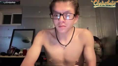 Snapshot of robertcicijr21 chatting on December 7, 2:42 am Robert Cici Jr. online show from December 7, 2:42 am