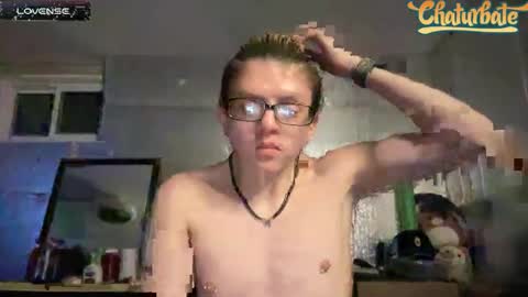 Snapshot of robertcicijr21 chatting on December 8, 12:40 am Robert Cici Jr. online show from December 8, 12:40 am