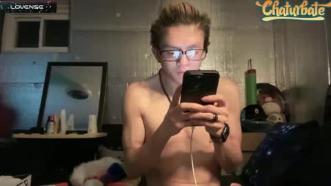 Snapshot of robertcicijr21 chatting on December 9, 3:50 am Robert Cici Jr. online show from December 9, 3:50 am