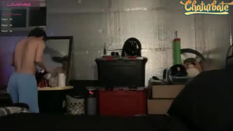 Snapshot of robertcicijr21 chatting on December 13, 6:10 am Robert Cici Jr. online show from December 13, 6:10 am