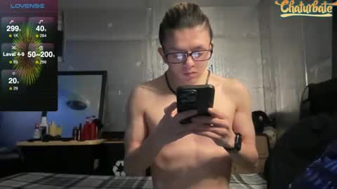 Snapshot of robertcicijr21 chatting on January 26, 1:31 am Robert Cici Jr. online show from January 26, 1:31 am