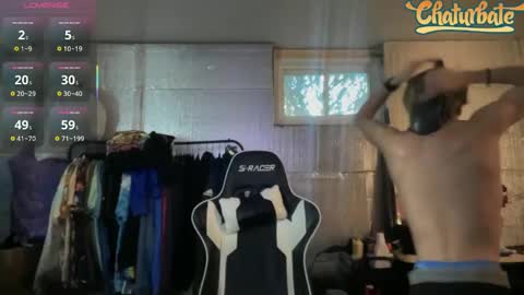 Snapshot of robertcicijr21 chatting on October 1, 12:22 pm Robert Cici Jr. online show from October 1, 12:22 pm