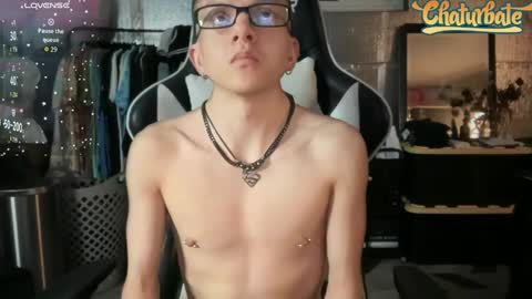 Snapshot of robertcicijr21 chatting on October 12, 12:20 am Robert Cici Jr. online show from October 12, 12:20 am