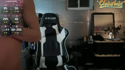 Snapshot of robertcicijr21 chatting on October 13, 1:16 am Robert Cici Jr. online show from October 13, 1:16 am