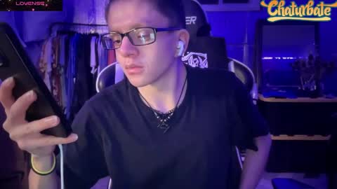 Snapshot of robertcicijr21 chatting on November 7, 3:06 am Robert Cici Jr. online show from November 7, 3:06 am