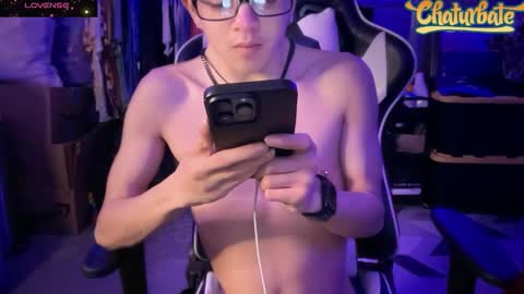 Snapshot of robertcicijr21 chatting on November 8, 2:56 am Robert Cici Jr. online show from November 8, 2:56 am