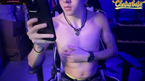 Snapshot of robertcicijr21 chatting on November 16, 3:34 am Robert Cici Jr. online show from November 16, 3:34 am