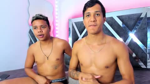 Robert Miller And Mael Thompson  online show from December 15, 7:53 pm