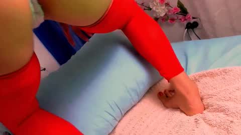 Snapshot of roberts_kloe chatting on September 14, 4:39 pm Roberts kloe online show from September 14, 4:39 pm