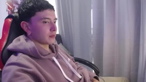 robiineshot online show from December 3, 11:52 am