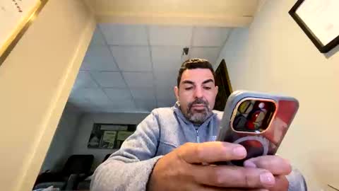 Snapshot of roblatino12 chatting on November 17, 4:13 pm roblatino12 online show from November 17, 4:13 pm