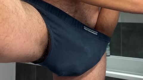 Snapshot of robwhites_uk chatting on January 27, 11:00 am Rob online show from January 27, 11:00 am