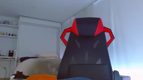 Snapshot of roby_millerr chatting on March 2, 6:19 pm roby_millerr online show from March 2, 6:19 pm