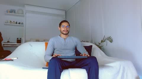 Snapshot of roby_millerr chatting on March 3, 7:06 pm roby_millerr online show from March 3, 7:06 pm